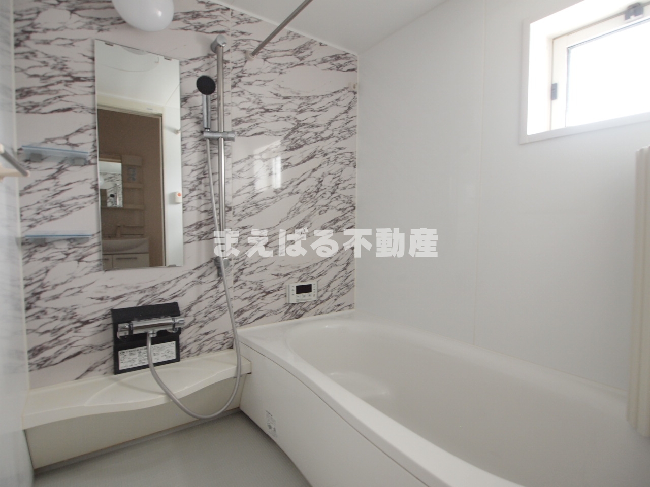 バス・シャワールーム　ゆったりしたバスルーム