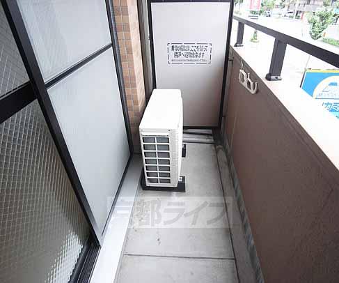 バルコニー　日当たりの良いバルコニー