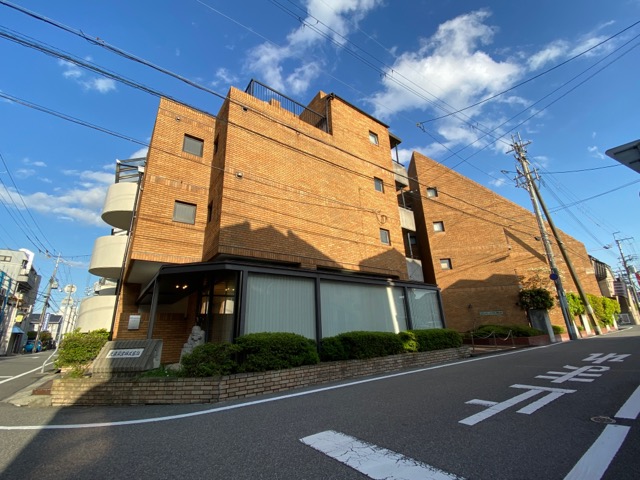 建物外観　モニター付きインターホンついてます♪