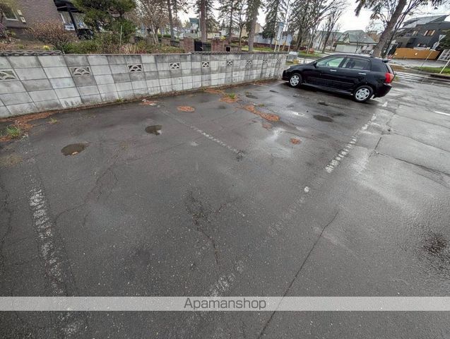 駐車場　駐車場