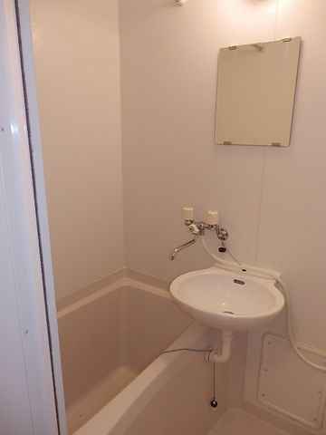 バス・シャワールーム　快適な浴室乾燥機付き