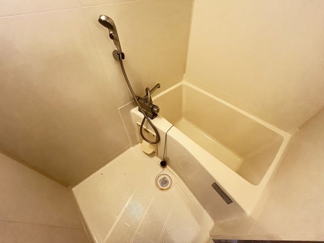 バス・シャワールーム　ゆったり過ごせるお風呂です