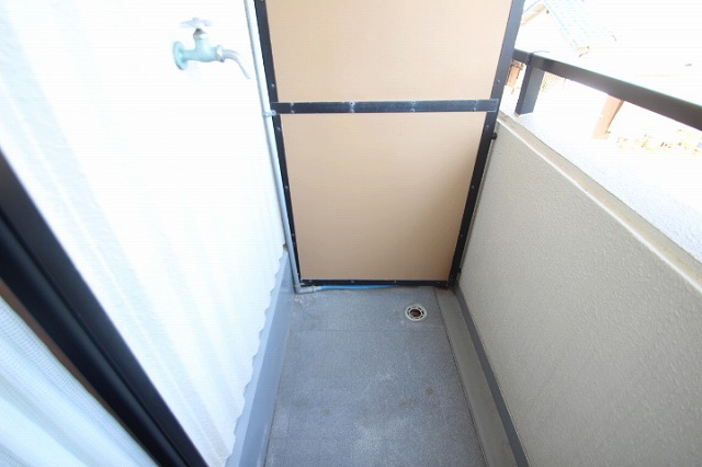 バルコニー　同物件別室