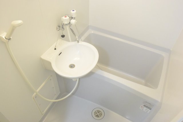 バス・シャワールーム　一日の疲れを癒せます。