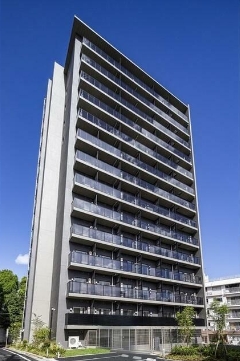 建物外観　鉄筋コンクリート造のがっちりとした建物。