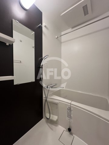 バス・シャワールーム　コンフォリア新梅田　浴室