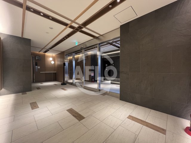 ロビー　コンフォリア新梅田　ロビー