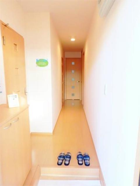 玄関　大きい下駄箱付き