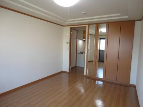 居室・リビング　室内