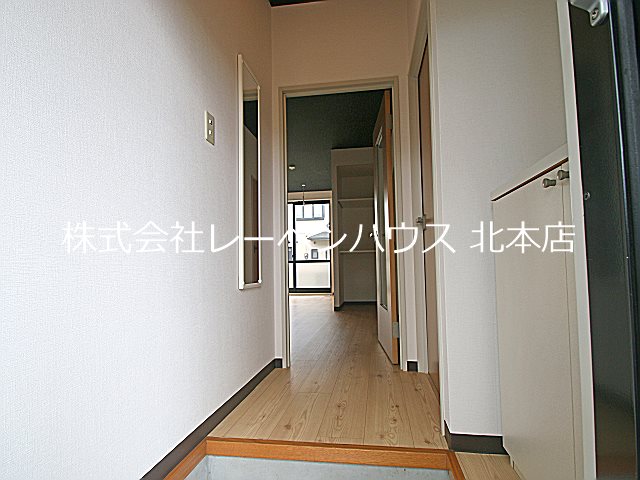 玄関　レーベンハウス北本店へ　048-590-5757