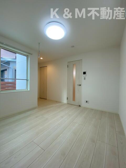 居室・リビング　こちらのリビングで趣味の時間をお楽しみください