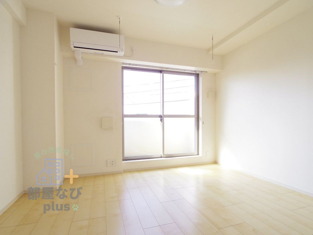 居室・リビング　※他号室写真です