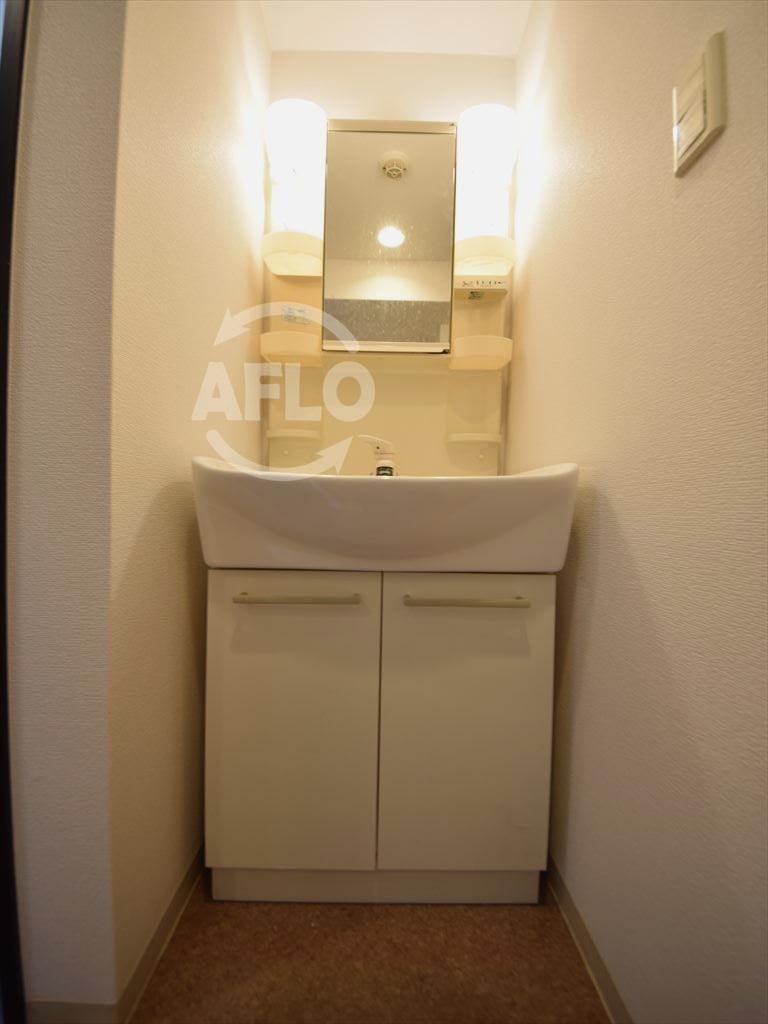 洗面設備　SWISS難波西　独立洗面台