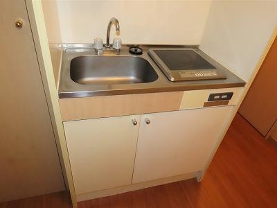 キッチン　1口の電気コンロまたはIHコンロとなります