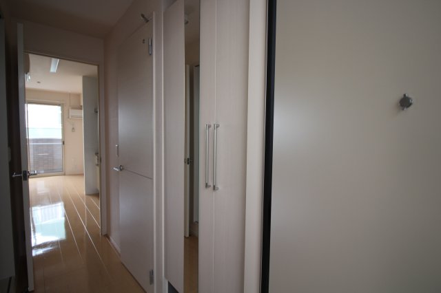 玄関　前回募集時の写真です。現況優先