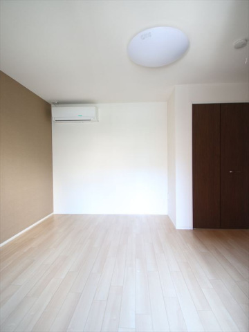 居室・リビング　エアコン・照明器具付