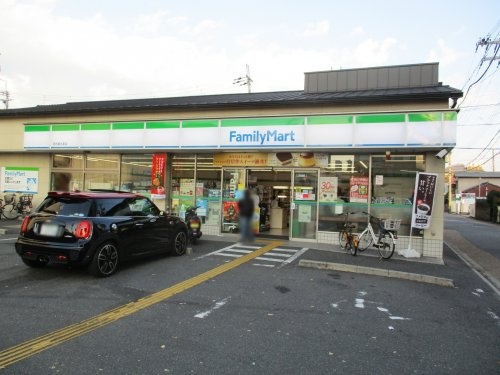 コンビニ　ファミリーマート西大路九条店（コンビニ）まで290m