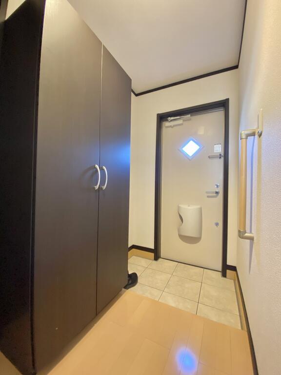 玄関　同間取り類似部屋参考画像です