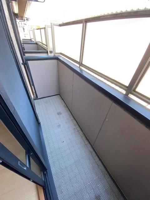 バルコニー　外からの目が気にならないバルコニーで洗濯物が干せます