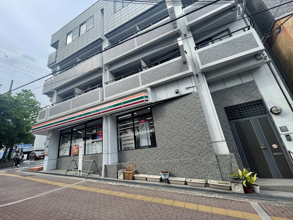 コンビニ　セブン-イレブン 吹田関大前店（コンビニ）まで860m