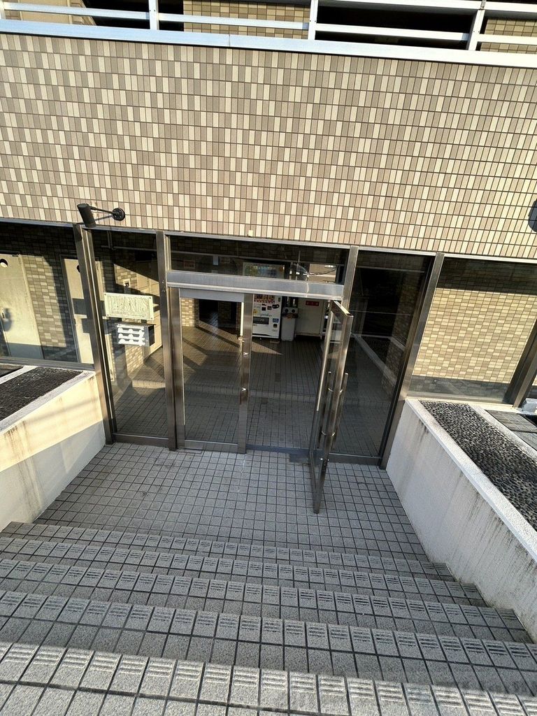 エントランス　エントランス