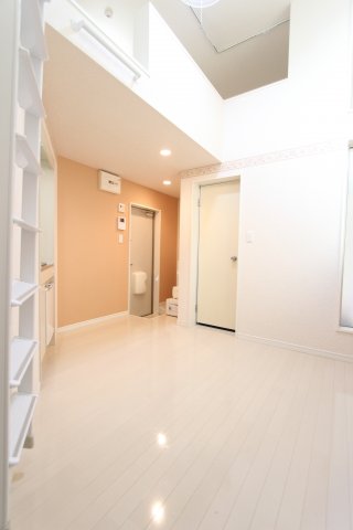 居室・リビング　同タイプ参考写真です。