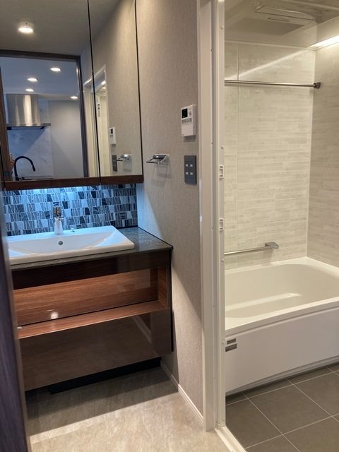 バス・シャワールーム