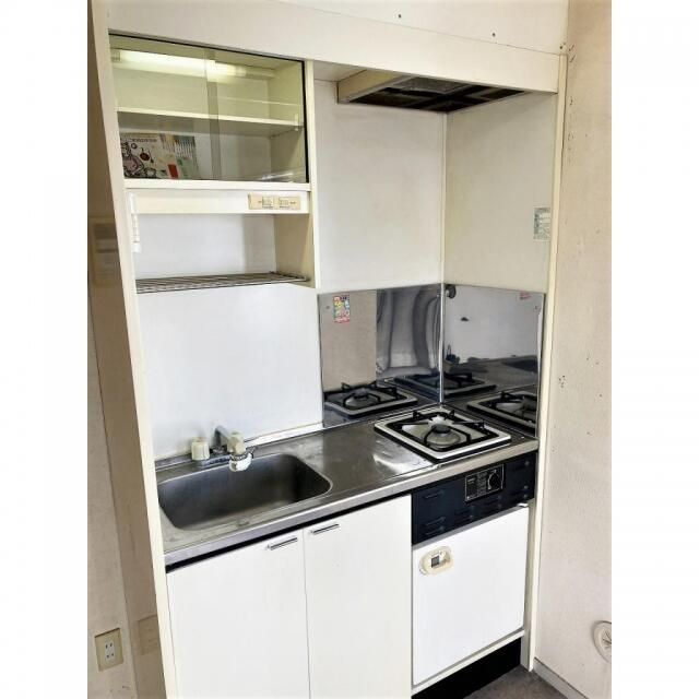 キッチン　※全て別号室のお写真。内装等参考にしてください。