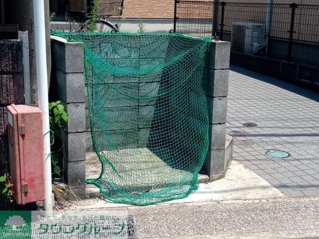 エントランス　ゴミ置場