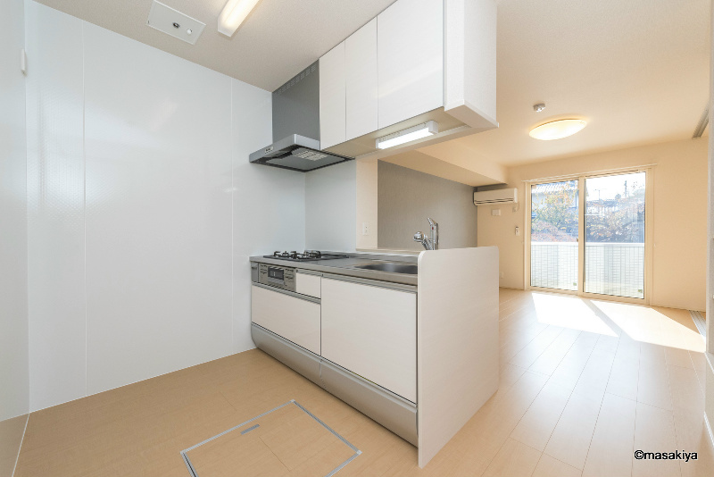 キッチン　カウンターキッチン　ビルトイン3口コンロ付き