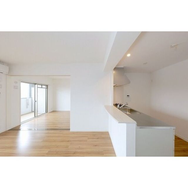 居室・リビング　【その他内観】現況優先になります。