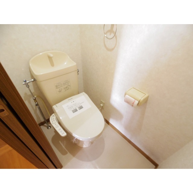 トイレ　※同型別部屋使用中　設備等異なる可能性有