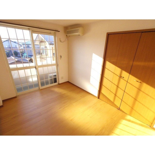 居室・リビング　※同型別部屋使用中　設備等異なる可能性有
