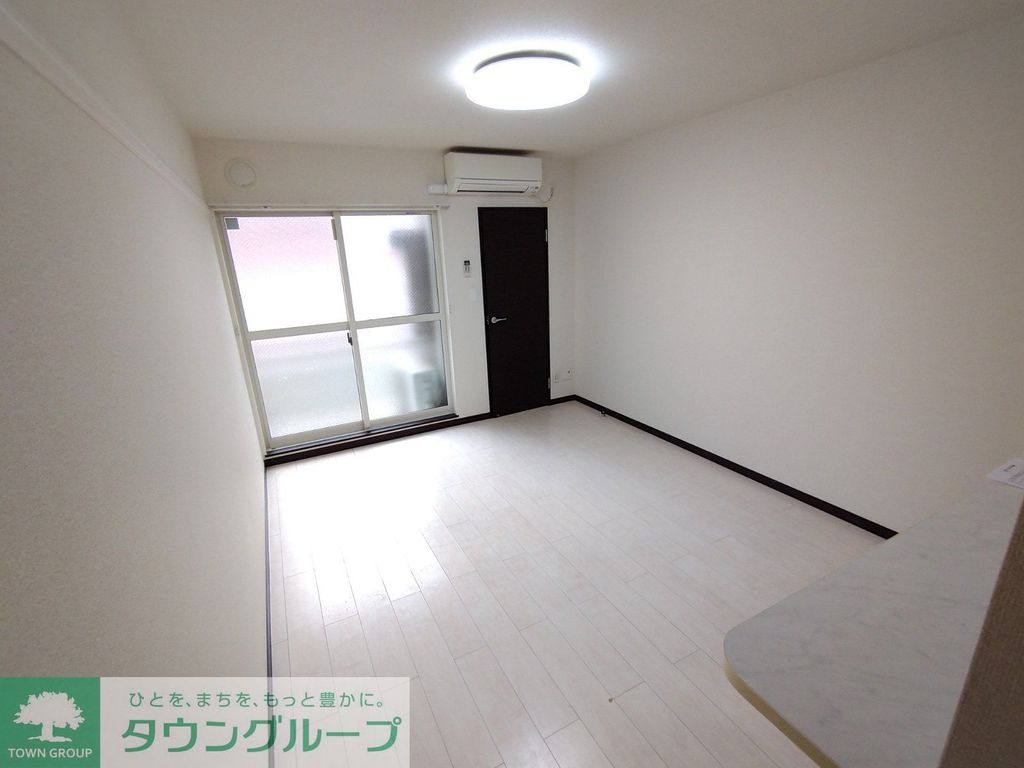 居室・リビング　２階リビングダイニング(8.3畳）■エアコン２台設置