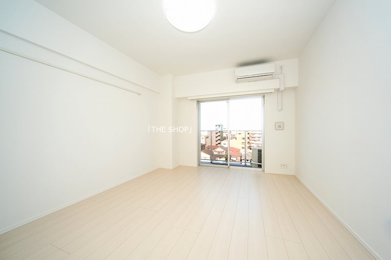 居室・リビング　お部屋が広く見える幅広フローリング！