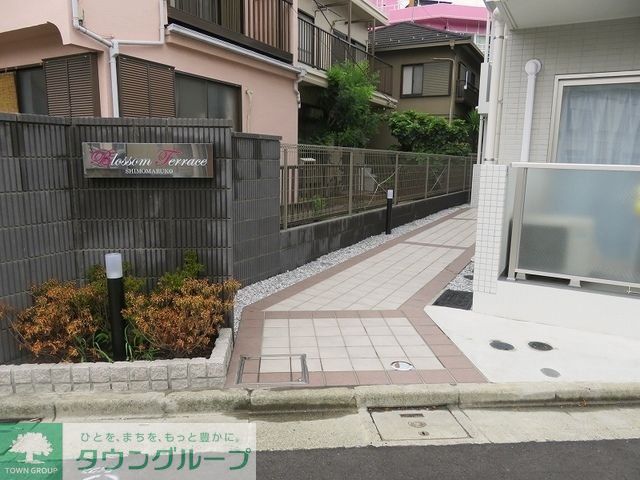 エントランス　エントランス