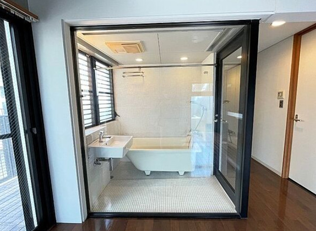 バス・シャワールーム