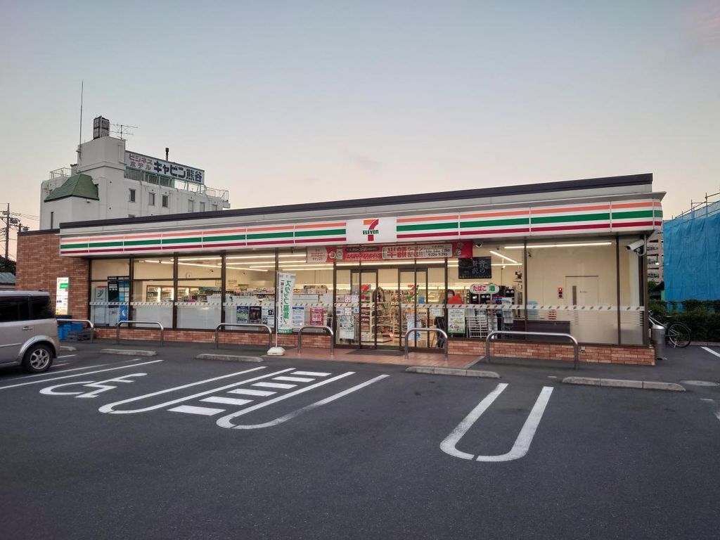 コンビニ　セブンイレブン 熊谷本石２丁目店（コンビニ）まで400m