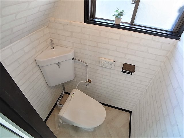 下谷上猪ころび戸建のトイレ写真