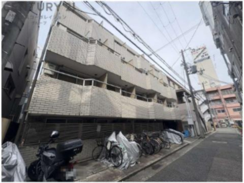 建物外観　オートロックで外部の人間が簡単に出入りできないため安心です。