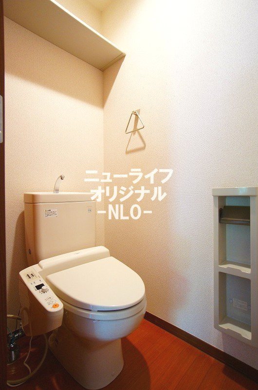 トイレ　トイレには快適な温水洗浄便座付