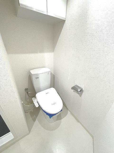 トイレ　温水洗浄便座