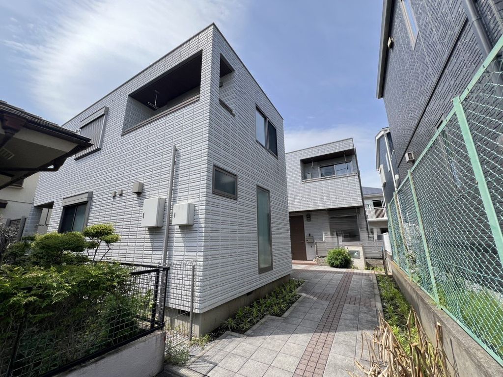 建物外観　★閑静な住宅街に立地★