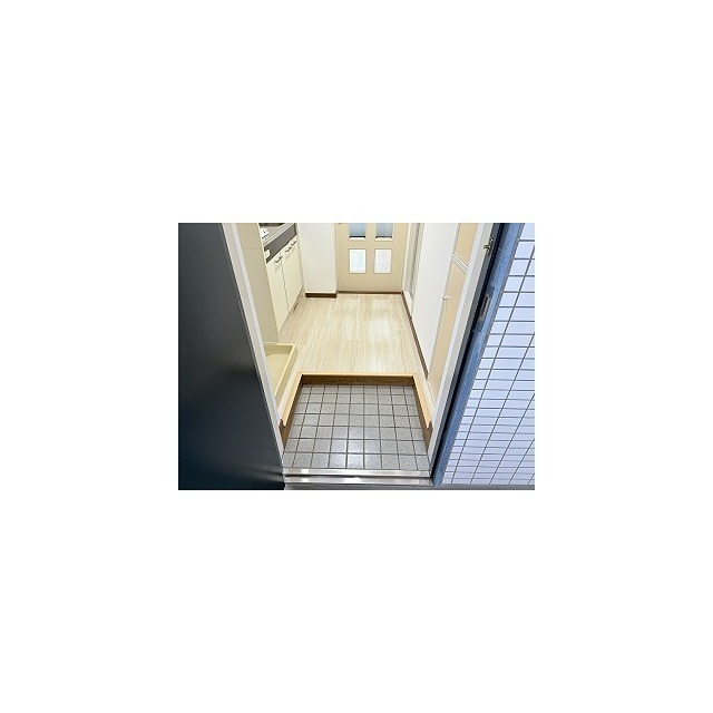 玄関　同建物の別部屋の写真♪