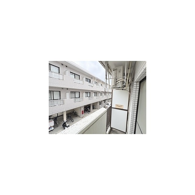 バルコニー　同建物の別部屋の写真♪