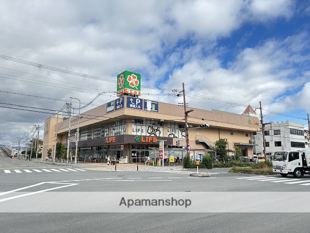 スーパー　ライフ西淡路店（スーパー）まで109m