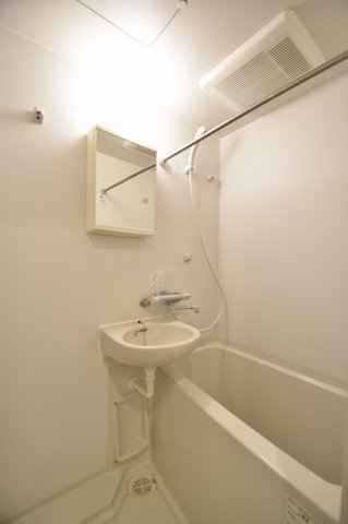 バス・シャワールーム　バス・トイレ別です。