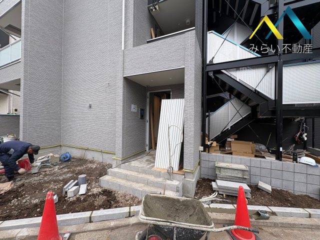 エントランス　完成前