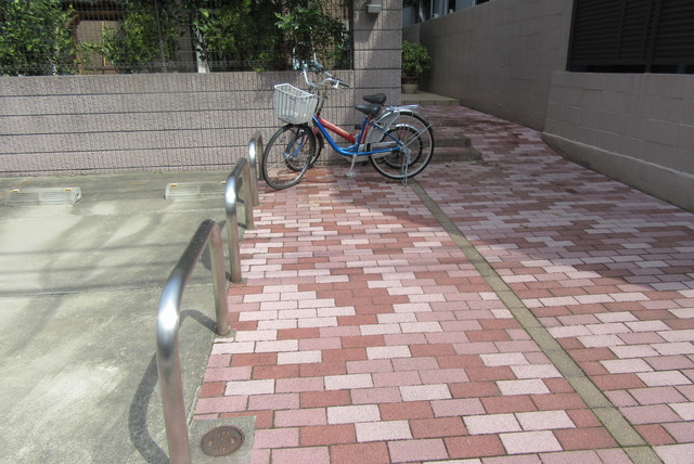 その他共有部分　敷地内に駐車場あります♪