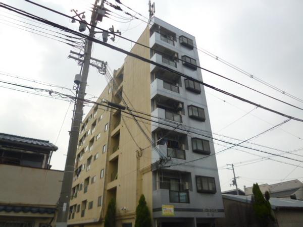 建物外観　隣も公園でのどかな立地です！